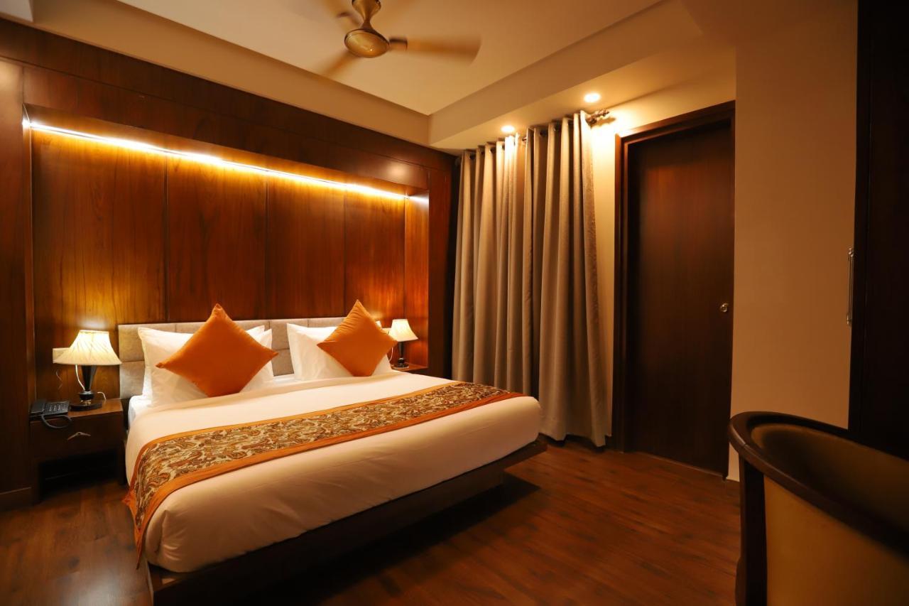 Ip Royal Hotel - Nuova Delhi Esterno foto