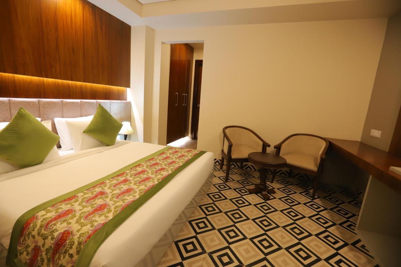 Ip Royal Hotel - Nuova Delhi Esterno foto