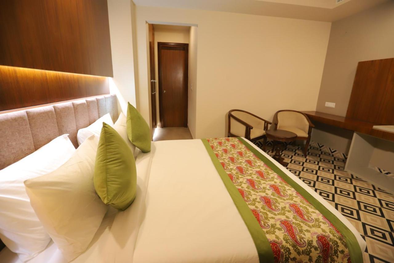 Ip Royal Hotel - Nuova Delhi Esterno foto