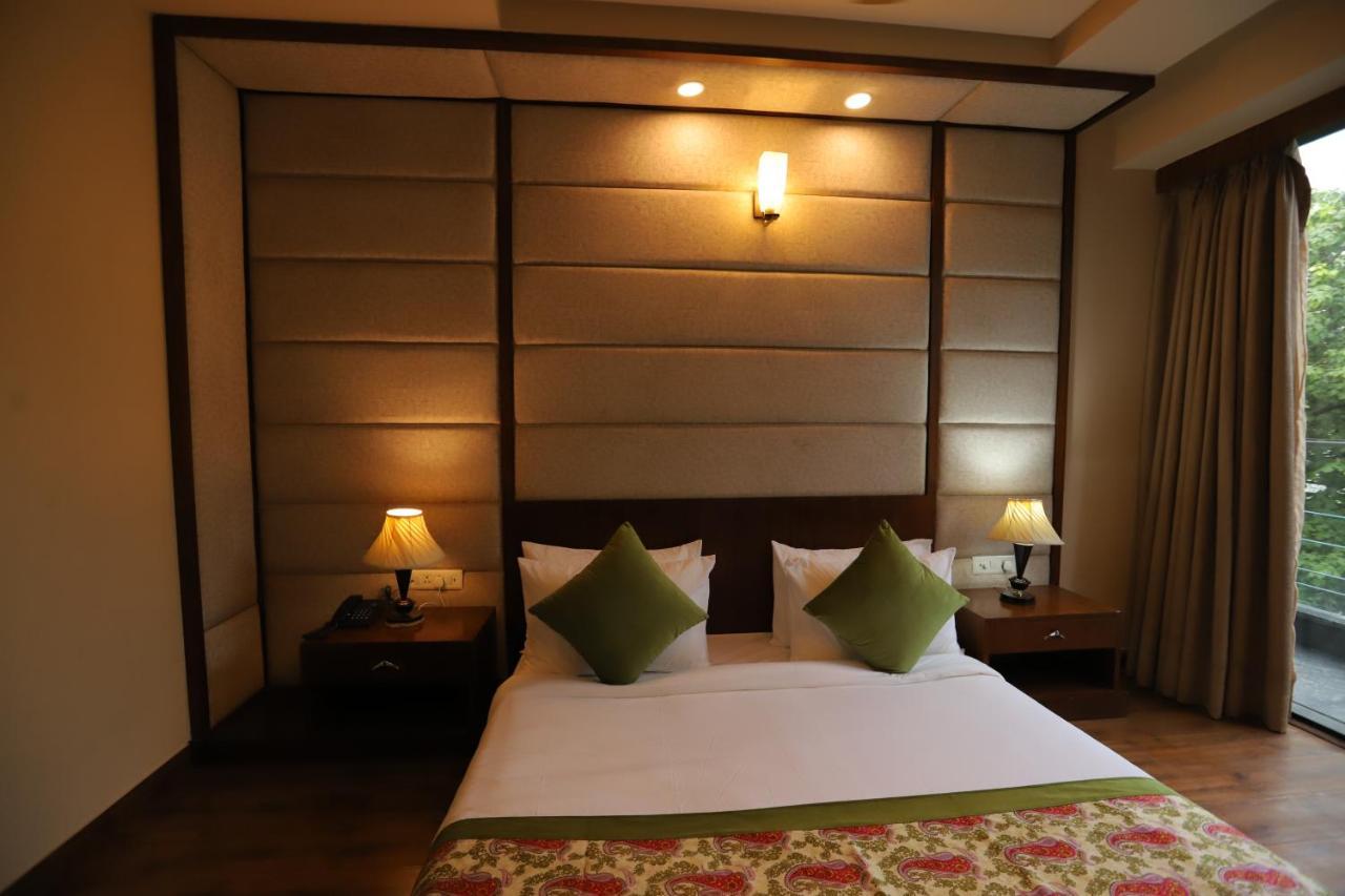 Ip Royal Hotel - Nuova Delhi Esterno foto