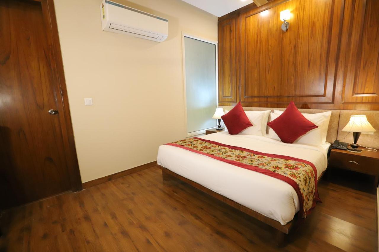 Ip Royal Hotel - Nuova Delhi Esterno foto