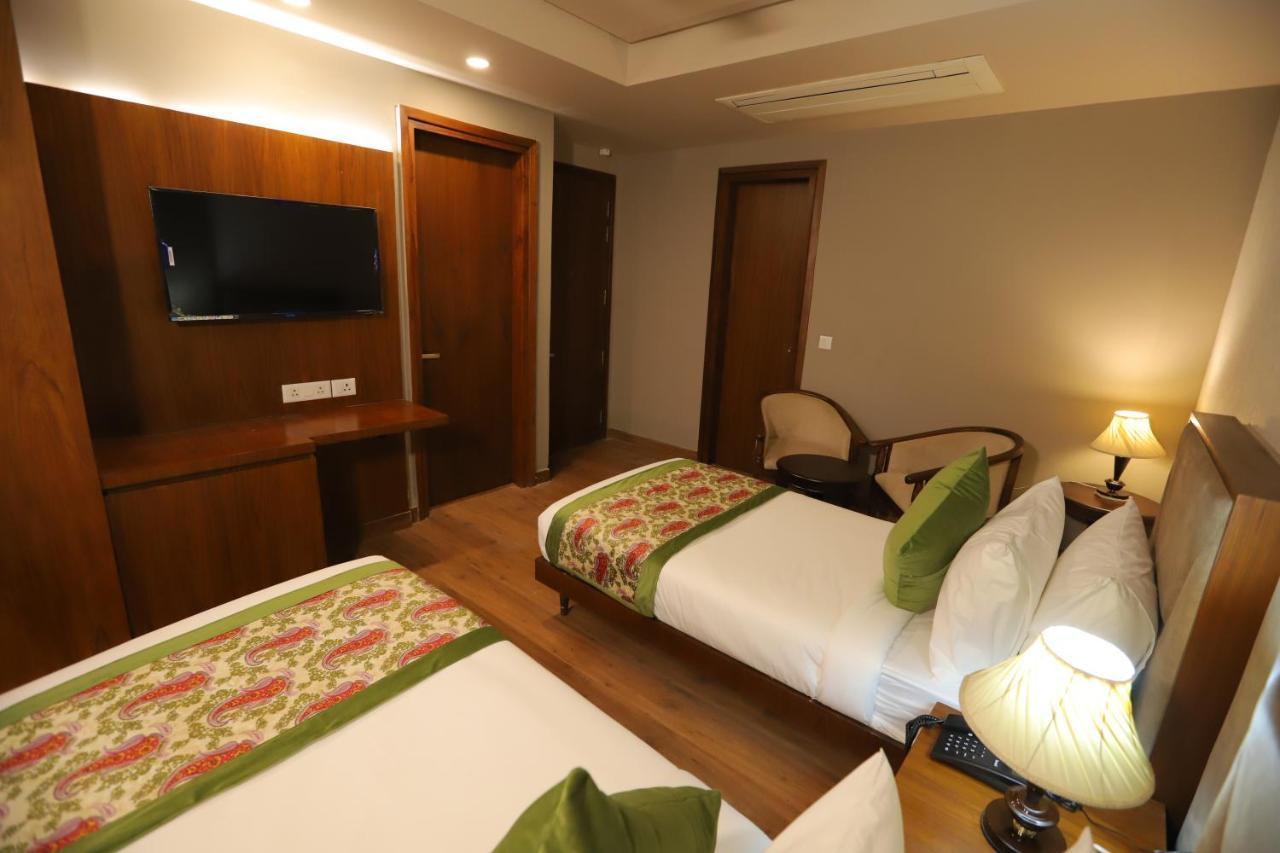 Ip Royal Hotel - Nuova Delhi Esterno foto