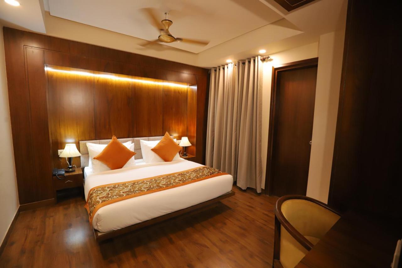Ip Royal Hotel - Nuova Delhi Esterno foto