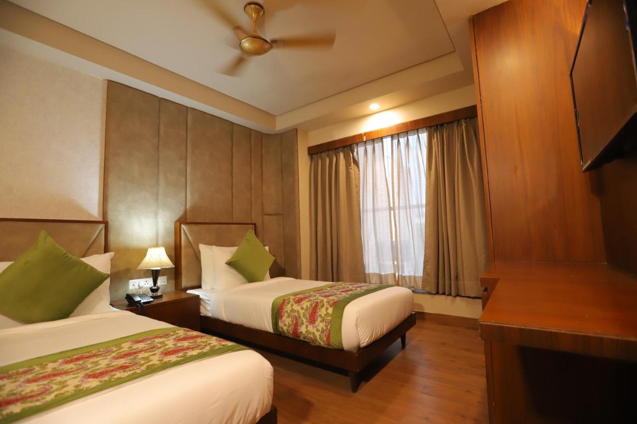 Ip Royal Hotel - Nuova Delhi Esterno foto