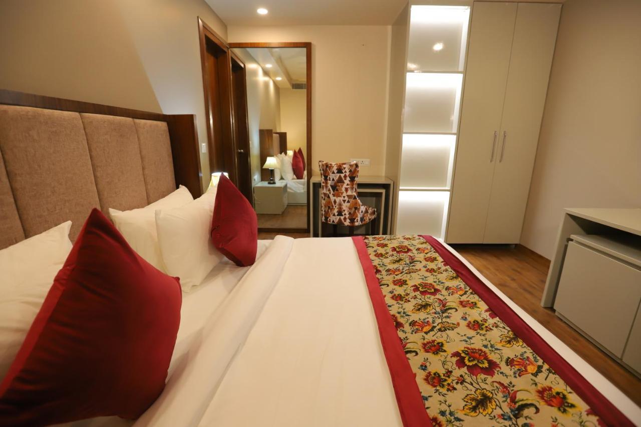 Ip Royal Hotel - Nuova Delhi Esterno foto