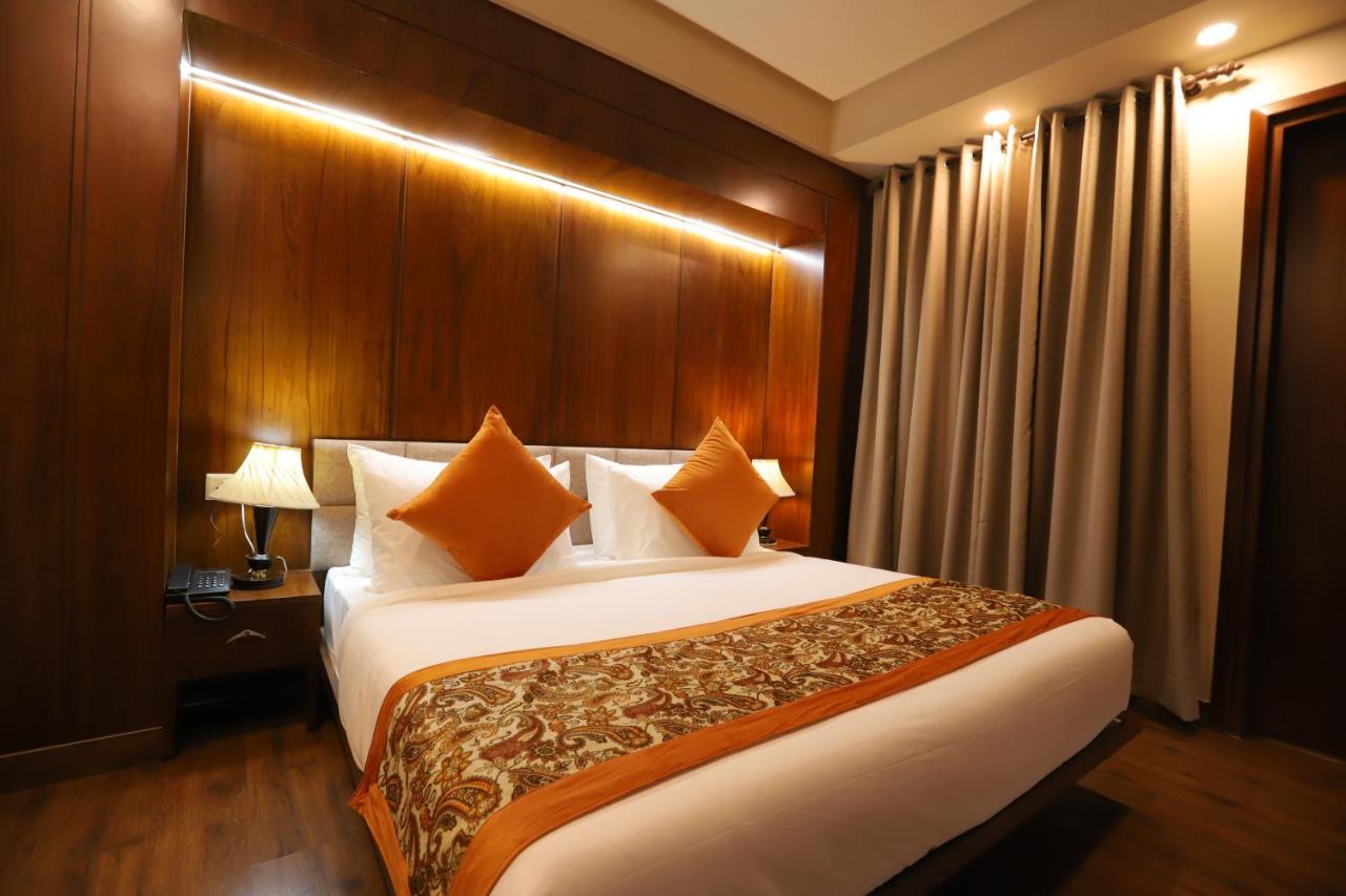 Ip Royal Hotel - Nuova Delhi Esterno foto