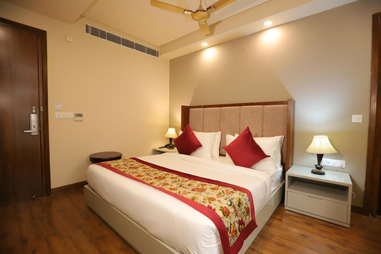 Ip Royal Hotel - Nuova Delhi Esterno foto