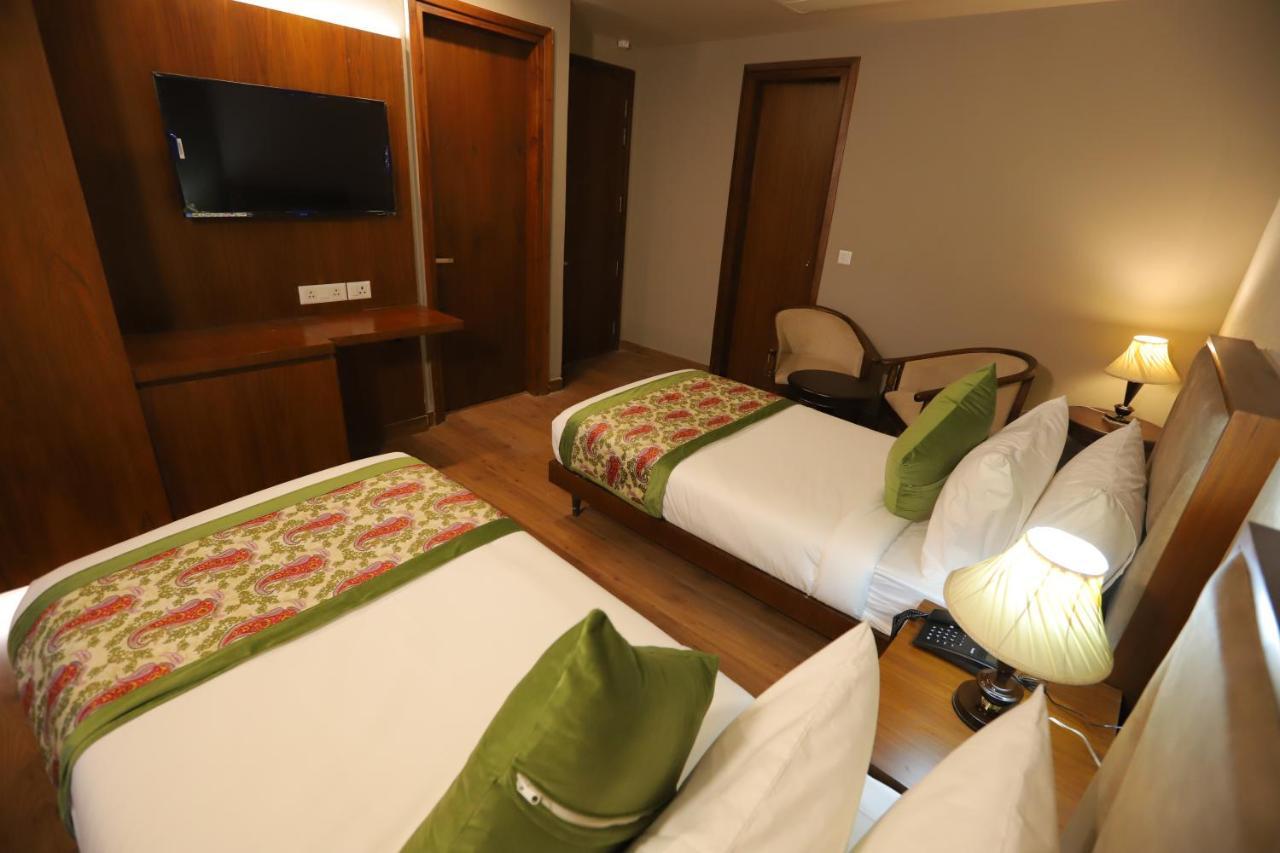Ip Royal Hotel - Nuova Delhi Esterno foto