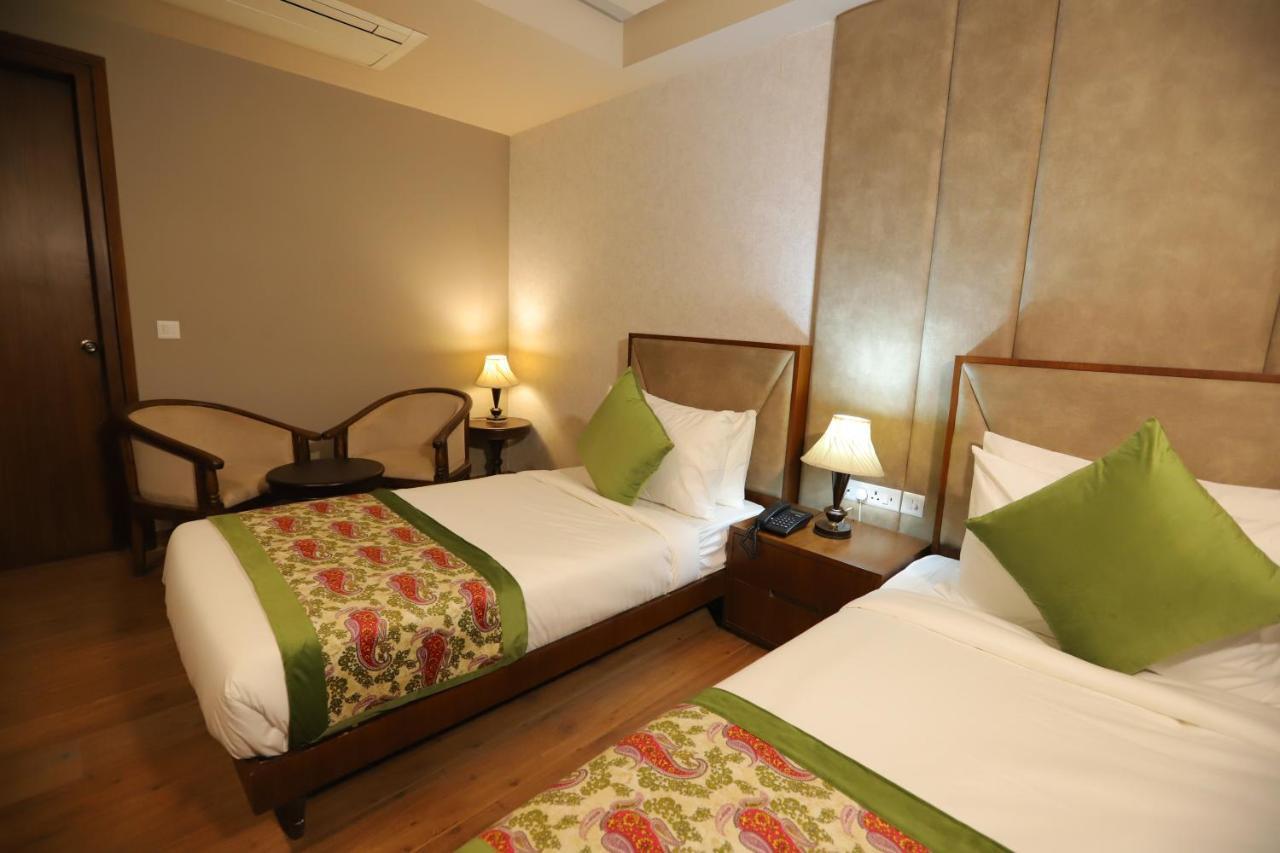 Ip Royal Hotel - Nuova Delhi Esterno foto