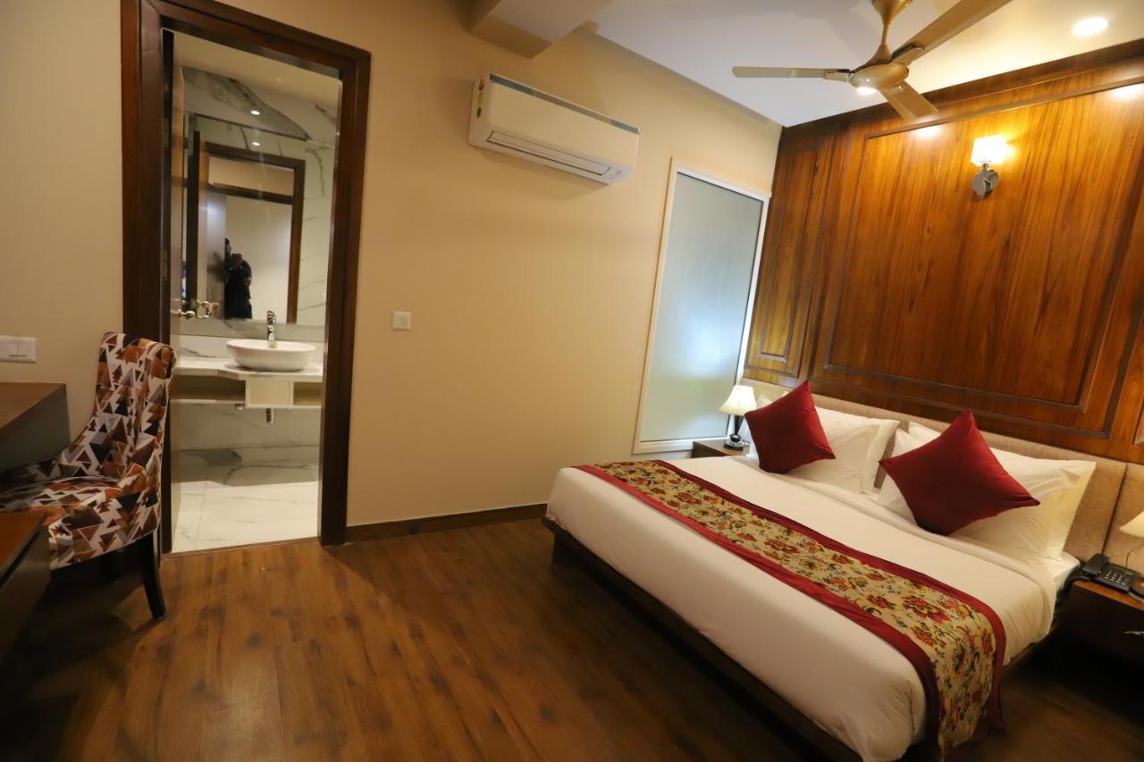 Ip Royal Hotel - Nuova Delhi Esterno foto