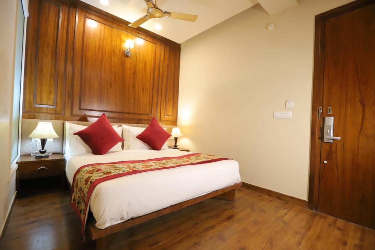 Ip Royal Hotel - Nuova Delhi Esterno foto