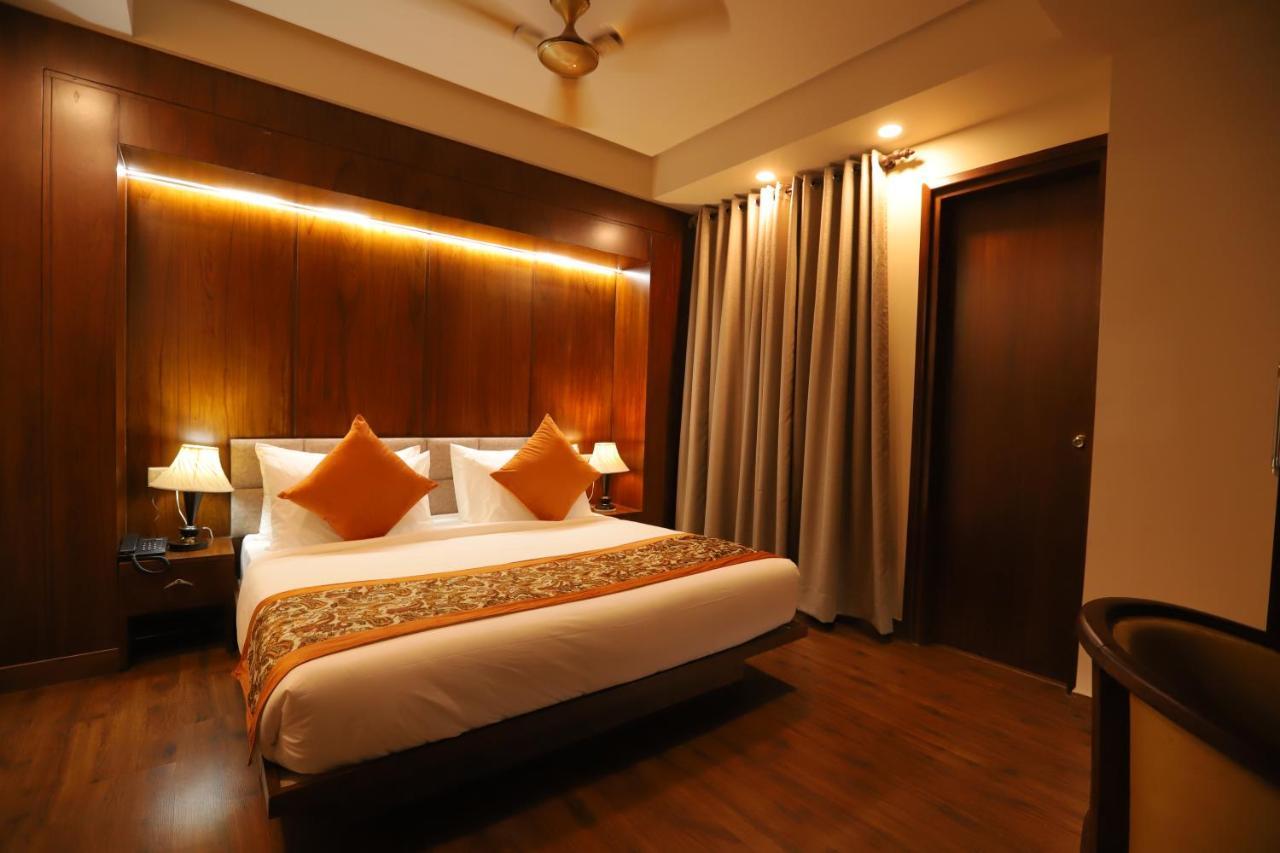 Ip Royal Hotel - Nuova Delhi Esterno foto
