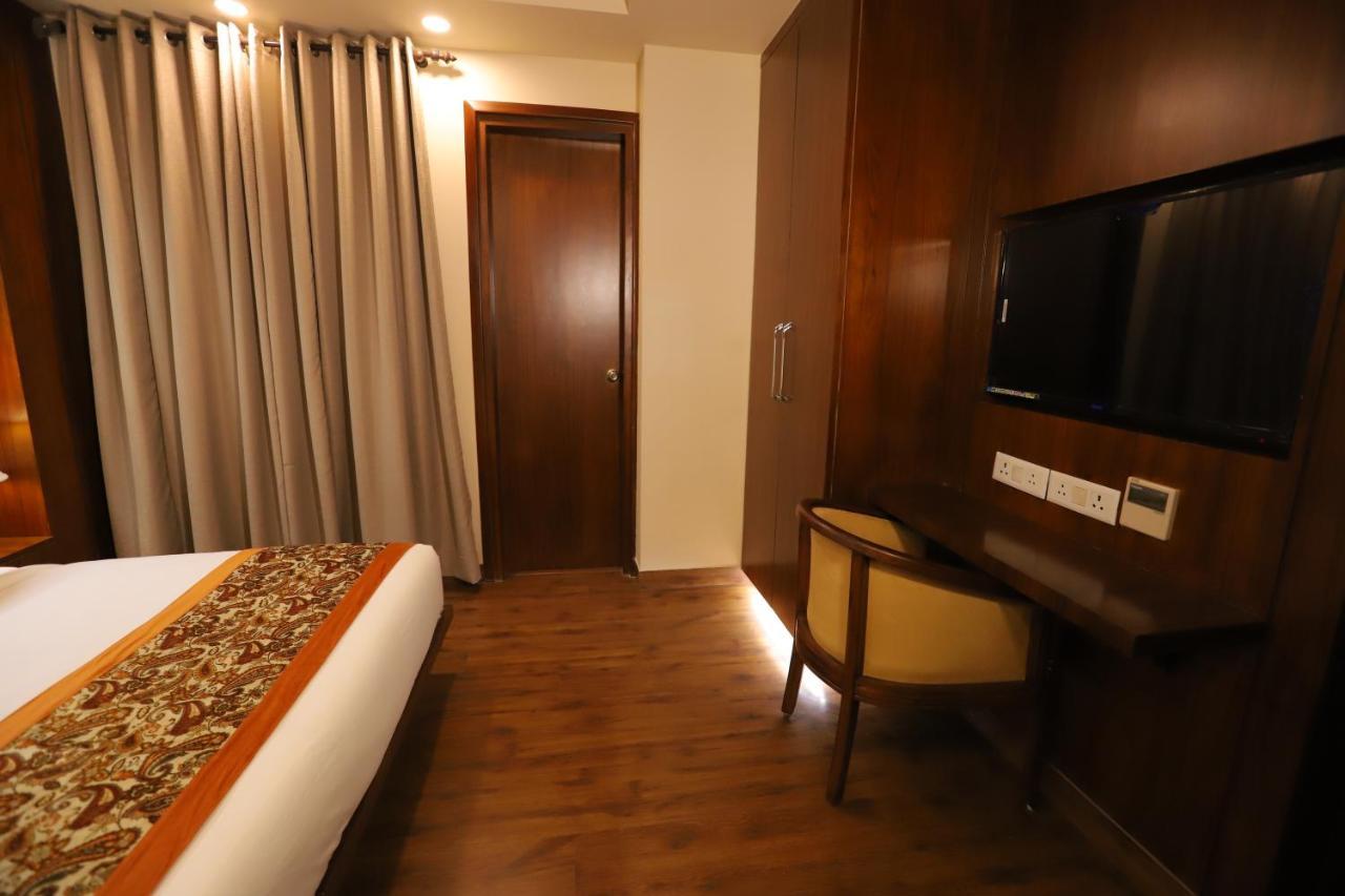 Ip Royal Hotel - Nuova Delhi Esterno foto